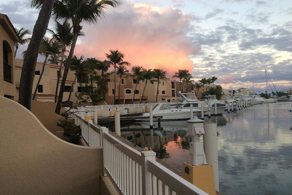 Park Royal Homestay Club Cala Puerto Rico Умакао Экстерьер фото