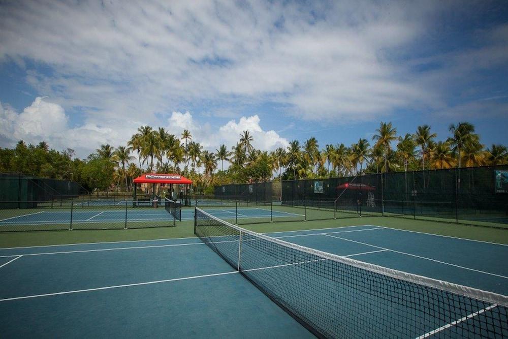 Park Royal Homestay Club Cala Puerto Rico Умакао Экстерьер фото